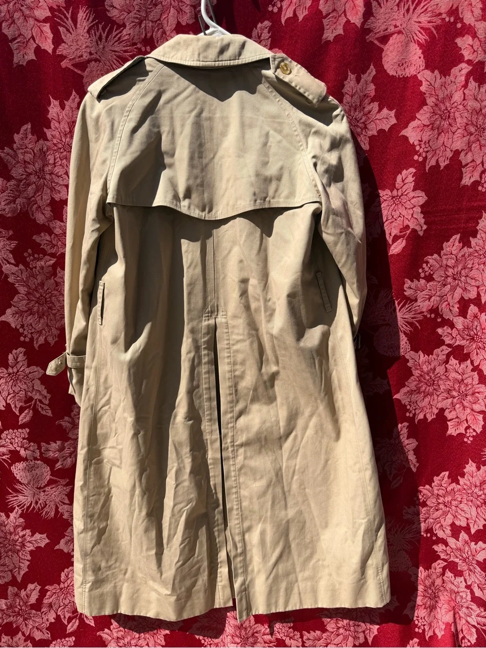 Burberrys trench coat - Picture 8 of 9